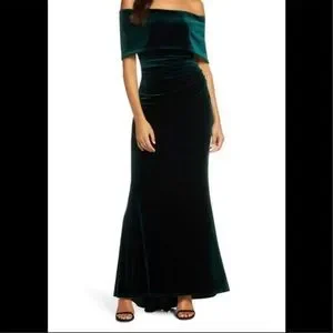 green emerald velvet dress Amazon.com: Vince Camuto Velvet Ruched Bodycon with Gathered Long Sleeve  Hunter 2 : Clothing, Shoes & Jewelry main image 1